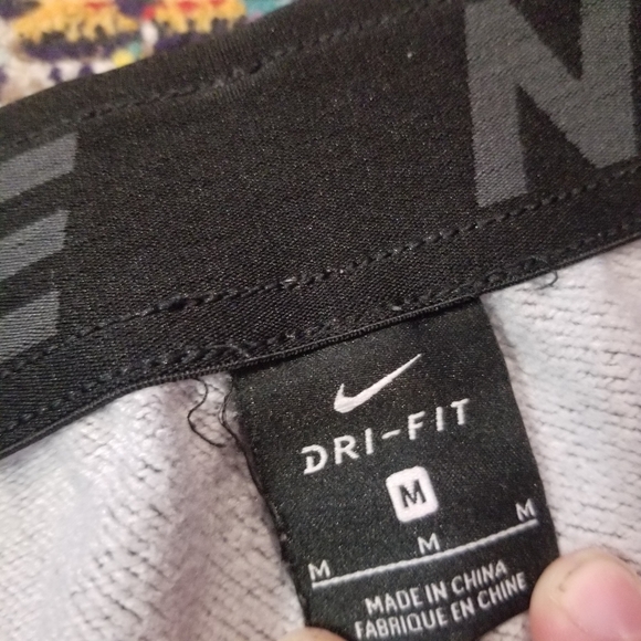 💘 Nike Mens Grey Sweatpants - Picture 3 of 4